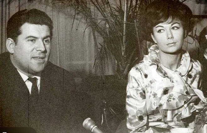 Вот Эдита Пьеха,конечно же,ревнует Броневицкого,но виду не подаёт,а только грустит..