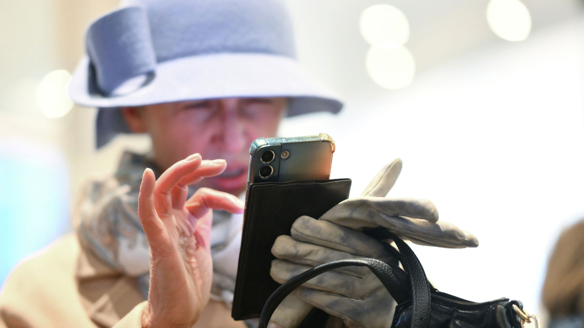    смартфон телефон РИА