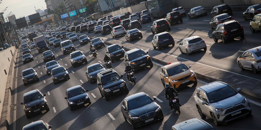 В Госдуме предложили запретить регистрировать машины за долги по алиментам