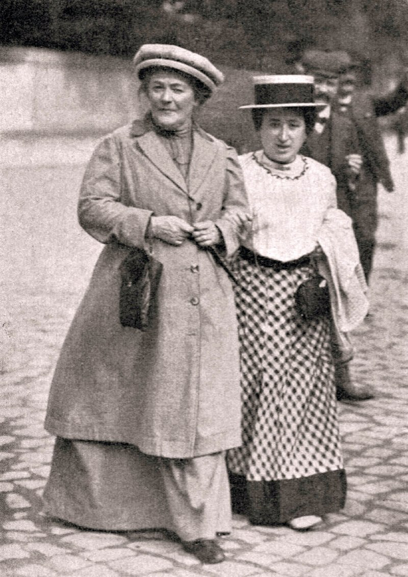 Клара Цеткин и Роза Люксембург, август 1910 года
