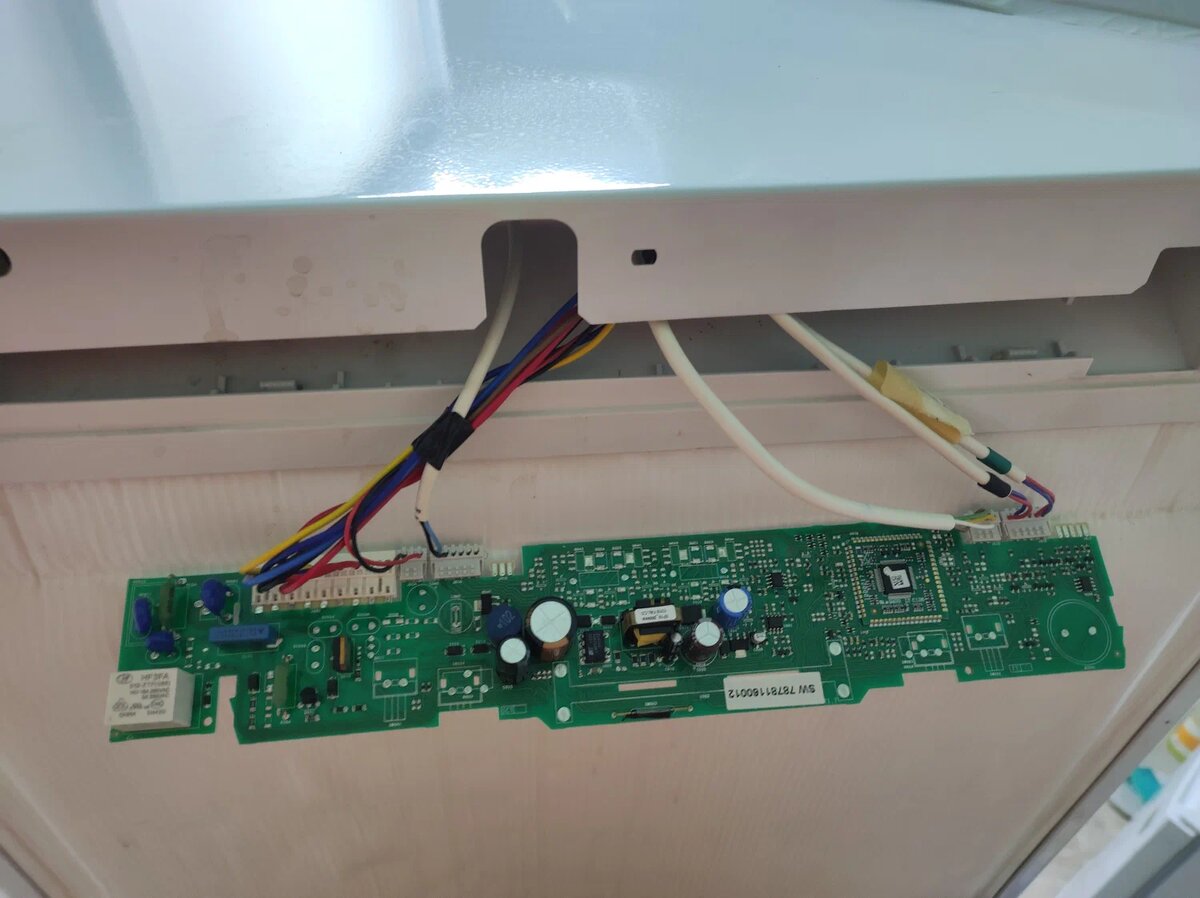 Электронный блок управления холодильника