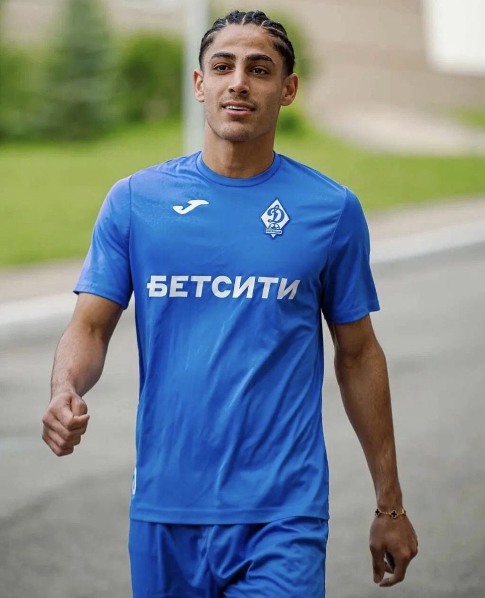 Футболист Динамо-Махачкала Мохаммаджавада Хоссейннеджада.