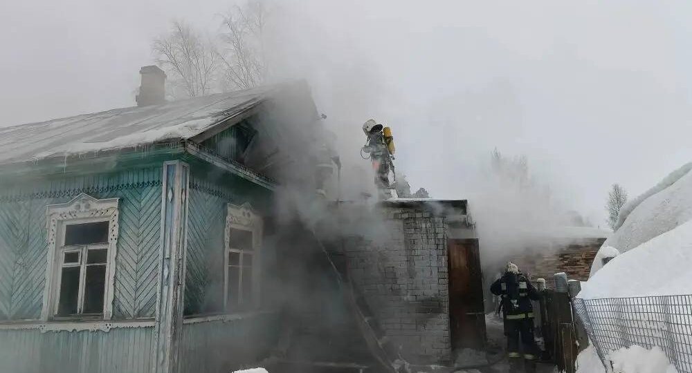 Жилой дом загорелся в Карелии