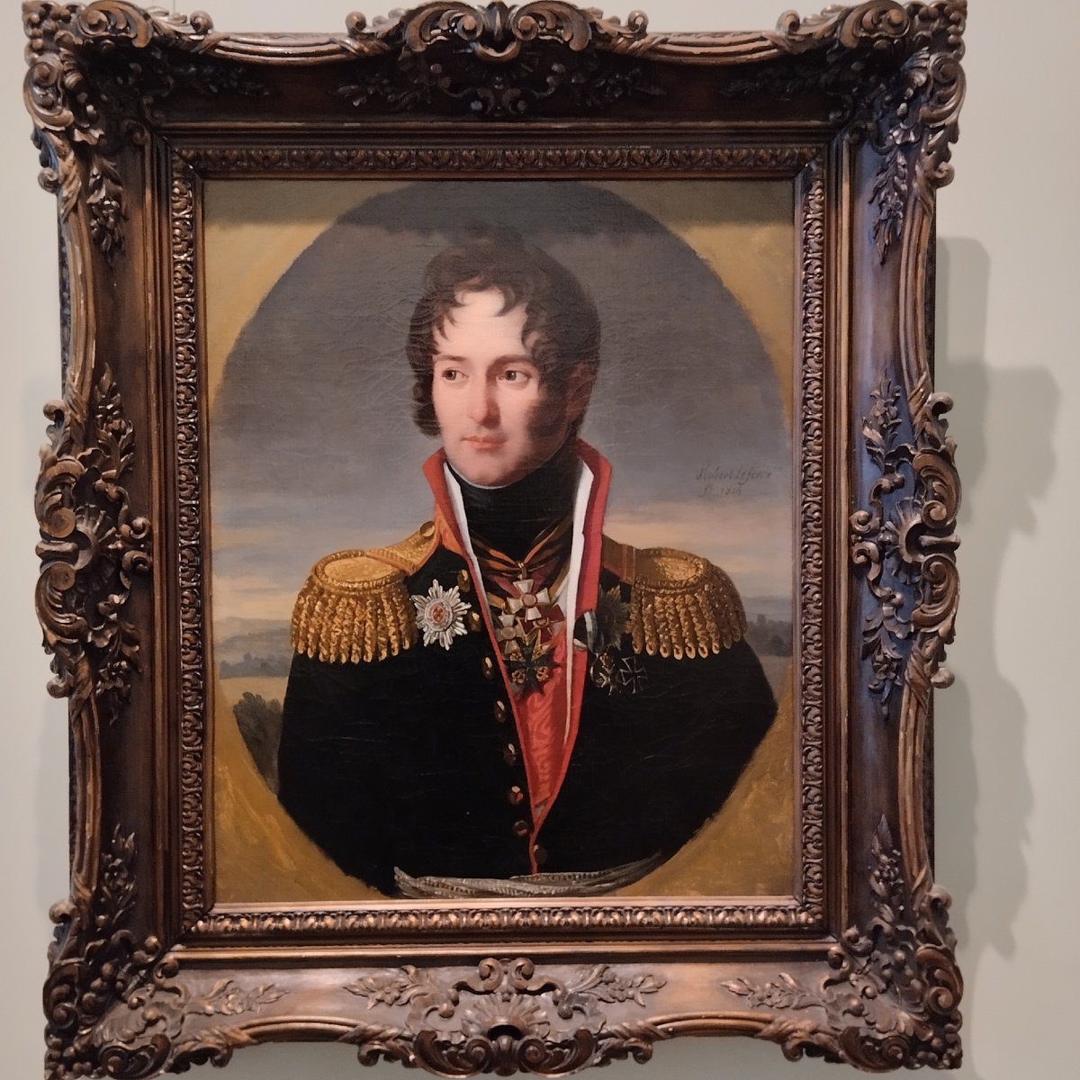 фото автора На изображении представлен портрет генерала Петра Александровича Чичерина работы французского художника Роберта Лефевра. 
Изображенный: Пётр Александрович Чичерин (1776–1848) — русский военный деятель, генерал от кавалерии, герой наполеоновских войн. 
Художник: Роберт Лефевр (Robert Lefèvre). 
Местонахождение: Картина является частью коллекции Государственного Эрмитажа в Санкт-Петербурге. 