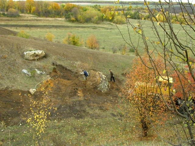 Вандалы увозят Каменного Коня. Второй по ходу - Шура Коновалов.
