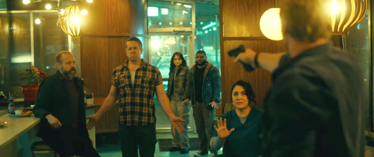 Кадр из фильма "Убийца в петле времени"