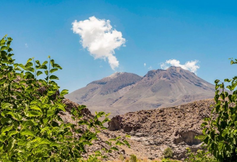 Вулкан Тафтан. Источник: https://clck.su/gkddr