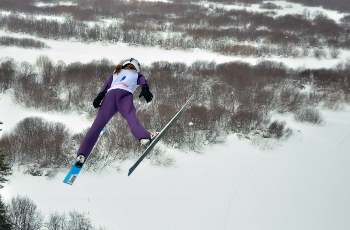    Одна из двух золотых медалей на счету 14-летней Анжелики Щербининой из Кудымкара. Её лучший результат 43 метра. Фото: Константин Седегов, ПН