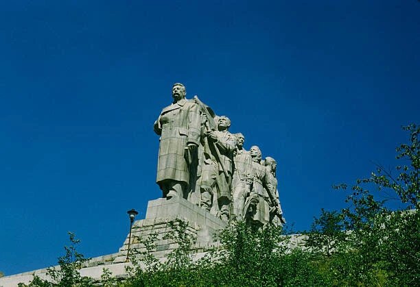 «Народ Чехословакии — своему освободителю»