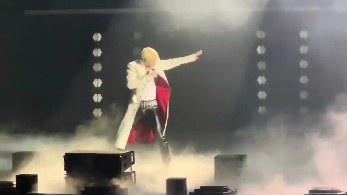 Фото из открытых источников. Шаман на концерте в Санкт-Петербурге