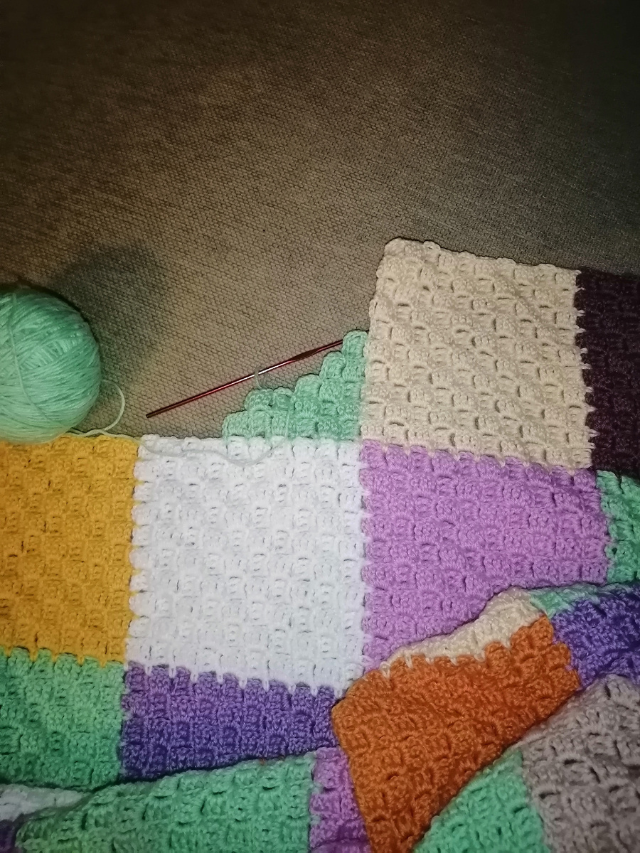 Бежевый и начало зеленого