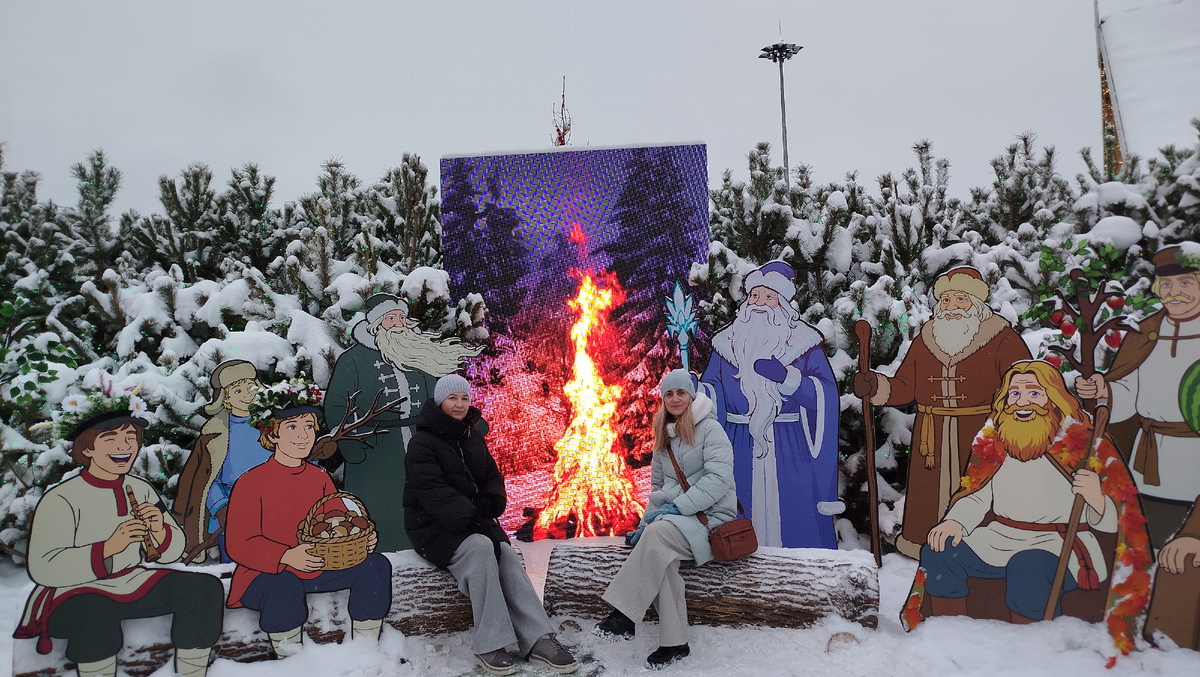 12 месяцев и 2 матрешки