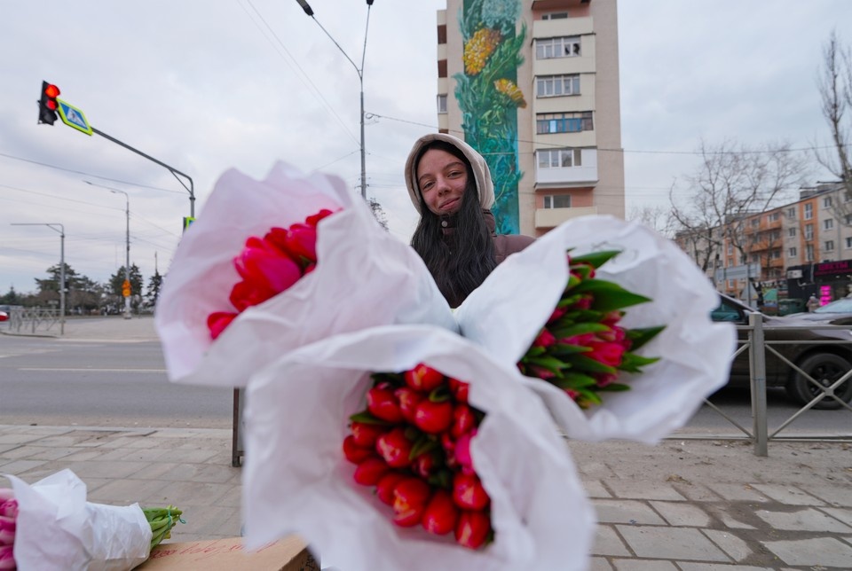    День 8 марта в Мариуполе Александр ИВАНОВ