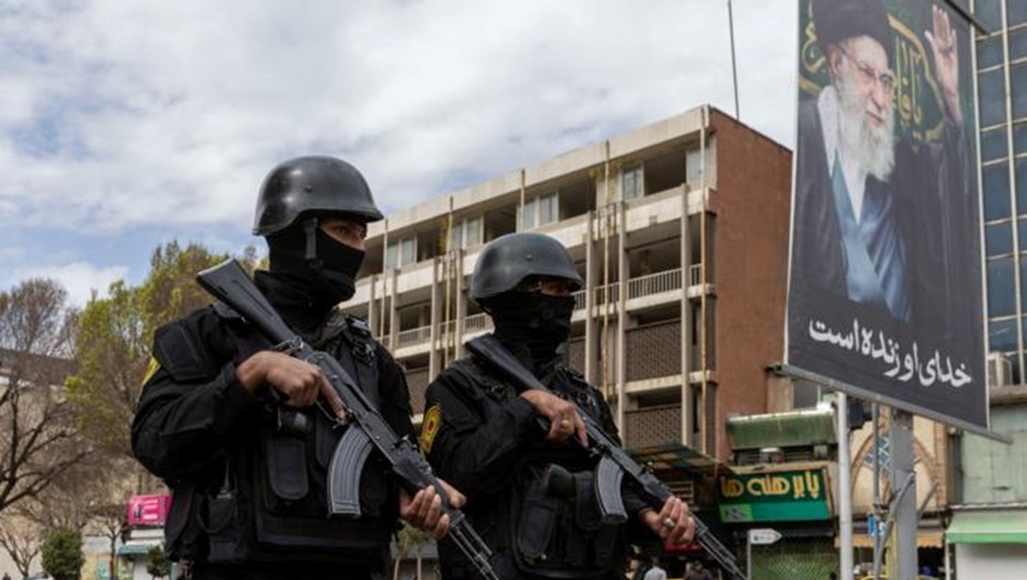    Новый верховный лидер Ирана будет носить фамилию Хаменеи Автор фото: Majid Saeedi / Getty Images