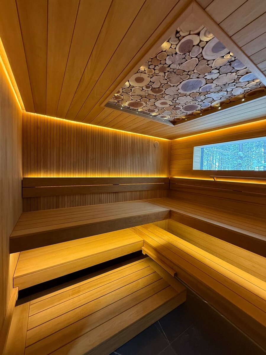 Сауна с многофункциональными полками