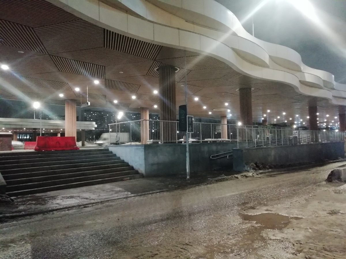 📷 1.1: Ближний к дороге навес.