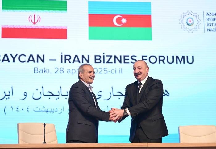 Масуд Пезешкиан и Ильхам Алиев. Обложка © president.az