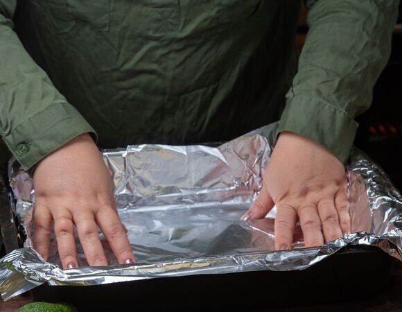 Эти 3 типа продуктов в фольге лучше не запекать: технолог Быстров объяснил ошибки