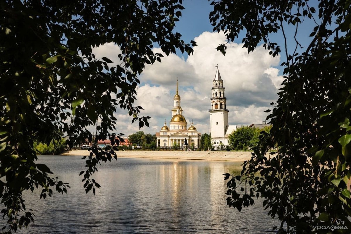    Невьянская башня. Павел Распопов и Надежда Шималина / скриншот с сайта Ураловед