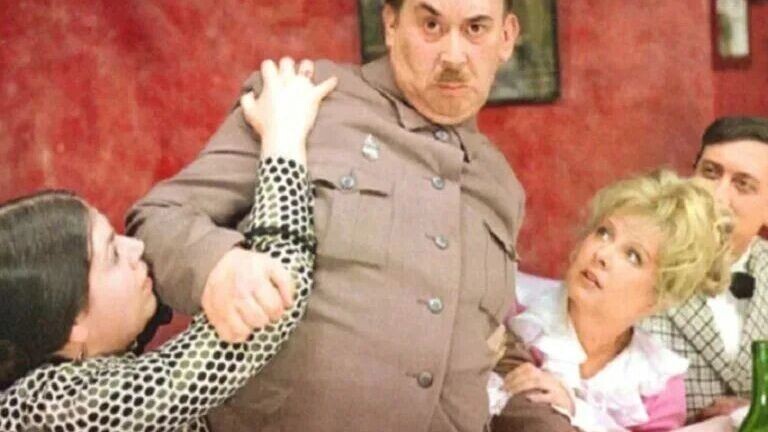    Кадр из фильма «Не может быть!"(1975, мелодрама, СССР, 12+, режиссер Леонид Гайдай)   spleten.net