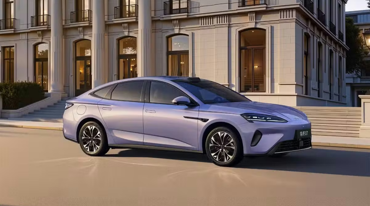 Новый седан BYD Seal 07 EV