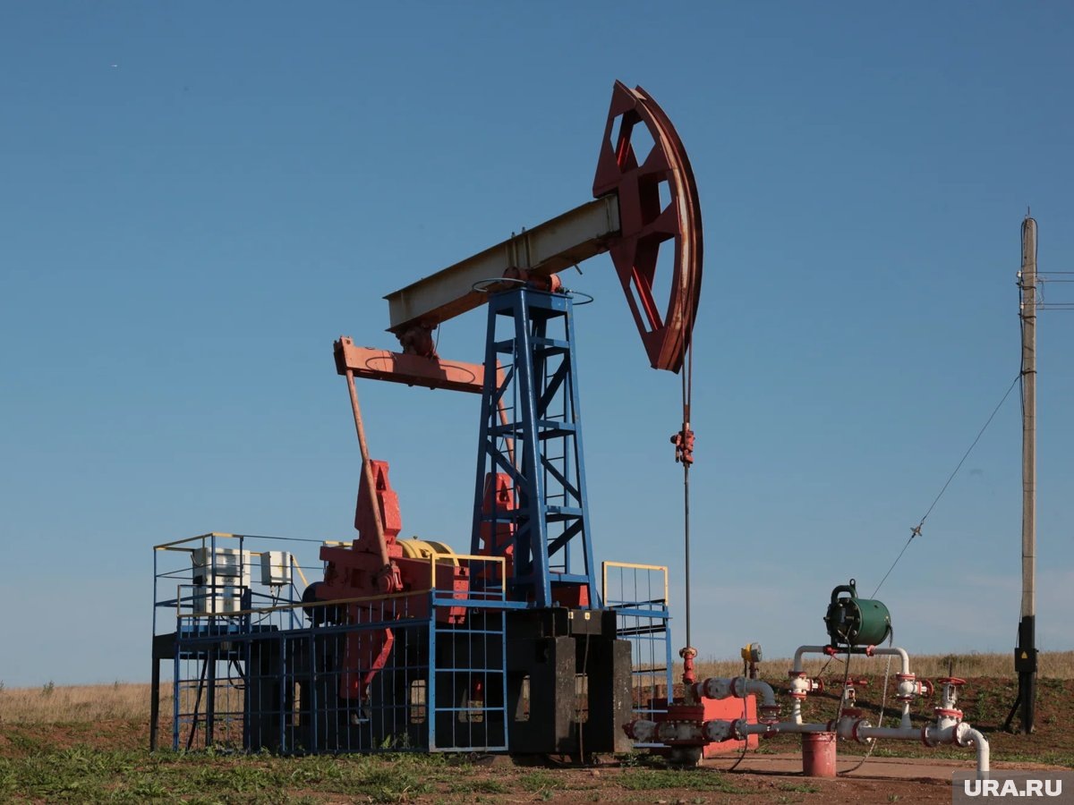    Некоторые поставщики продают нефть по скидкам из-за санкций