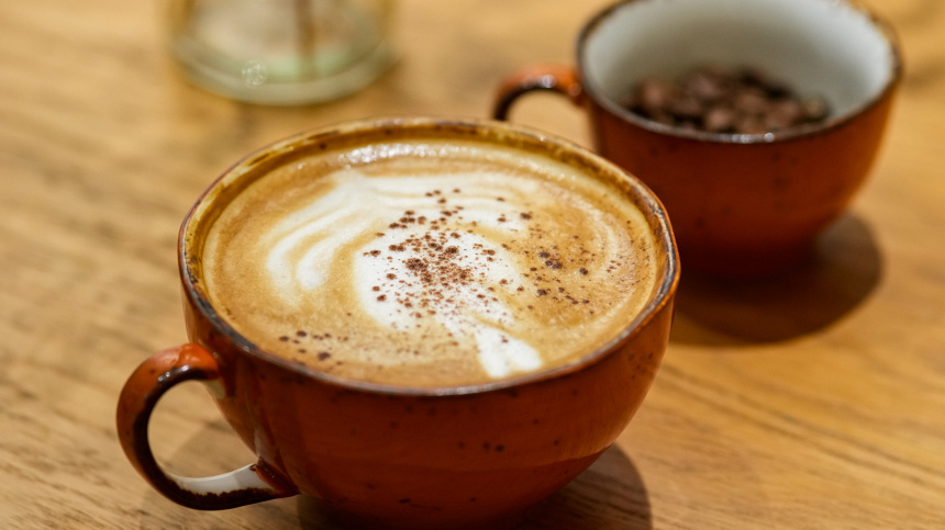 Пейте с осторожностью: врач объяснил, у кого кофе вызывает гипертонию