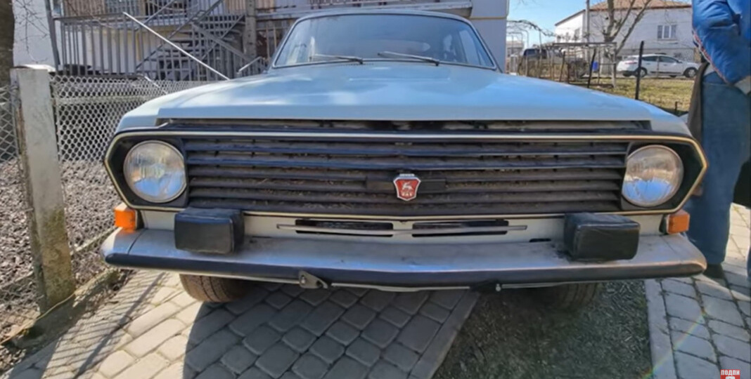 Дед показал, как выглядела совесткая Волга с завода: она простояла в гараже 40 лет с пробегом 29 км