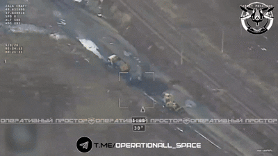    Иксоводы 1-й танковой армии подловили и уничтожили украинскую инженерную машину в ближнем тылу противника на Купянском направлении. Видео: "Оперативный простор"