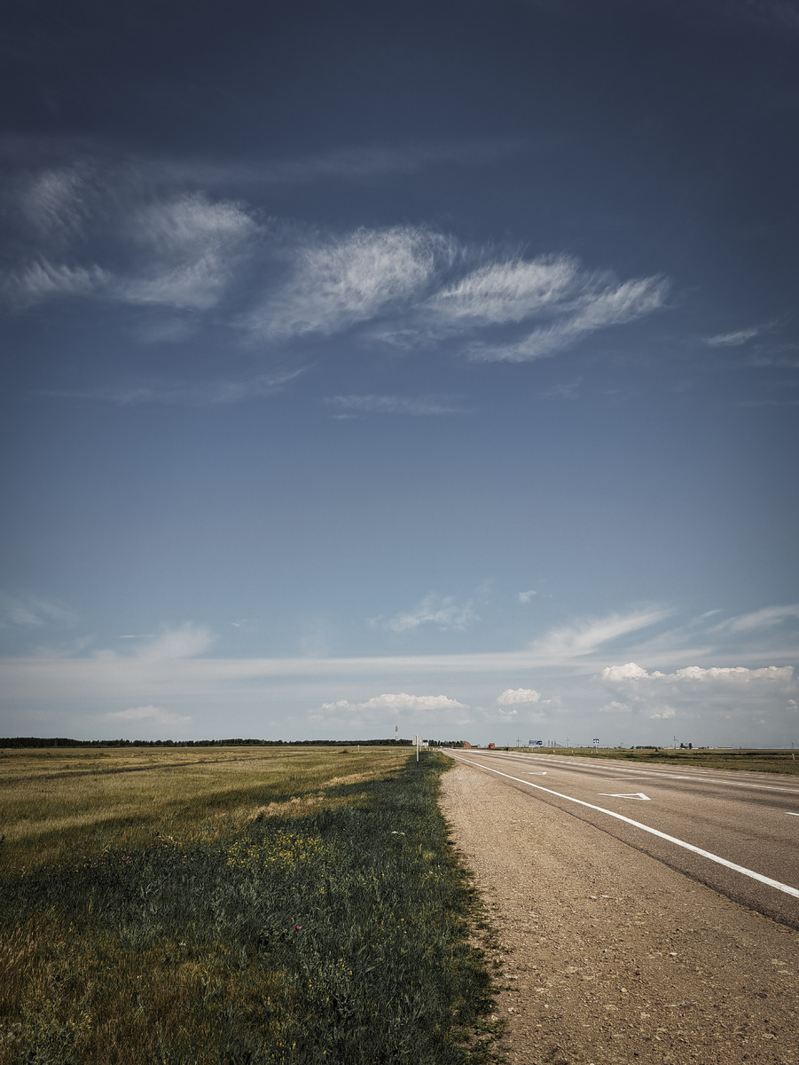 Красивые облака привлекли мой взгляд, и я сделал фотографию (снято на телефон)
