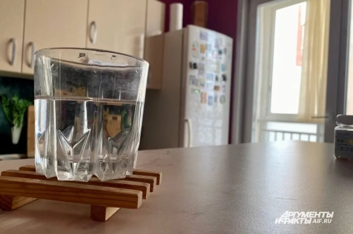    Диетолог Поляков рассказал, какая вода полезнее для здоровья