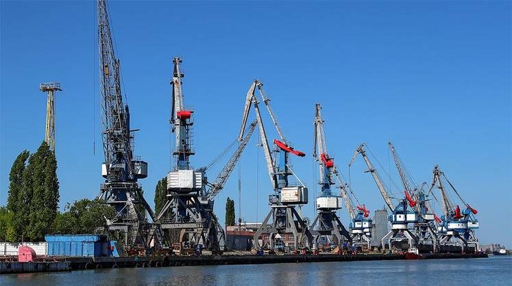    ЭРИК РОМАНЕНКО/ТАСС Попытки бывших владельцев «Родных полей» доказать, что доля компании в порту Азов не превышала 18%, успехом не увенчались