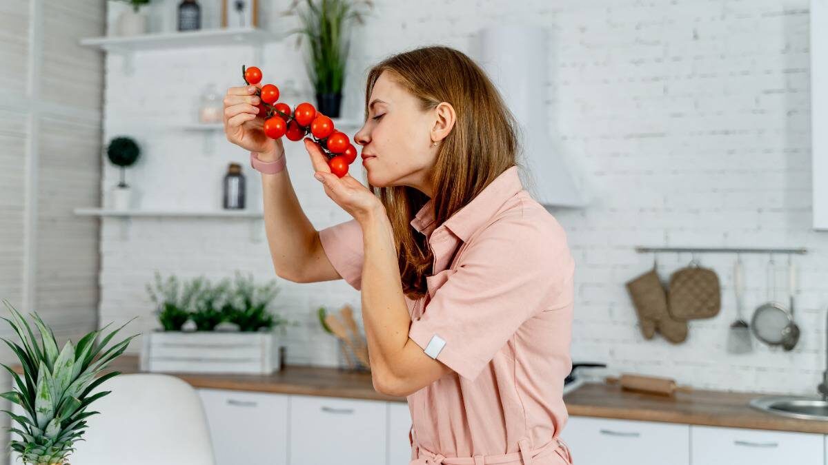    Ученые уже выводили помидоры с ароматом роз. Скоро на рынке будет пахнуть как в лавке флориста / Фото: Shutterstock