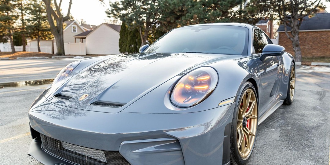 Купил Porsche 911 за 269 000 долларов, проехал 300 километров до дома и тут же продал его за 315 000 долларов