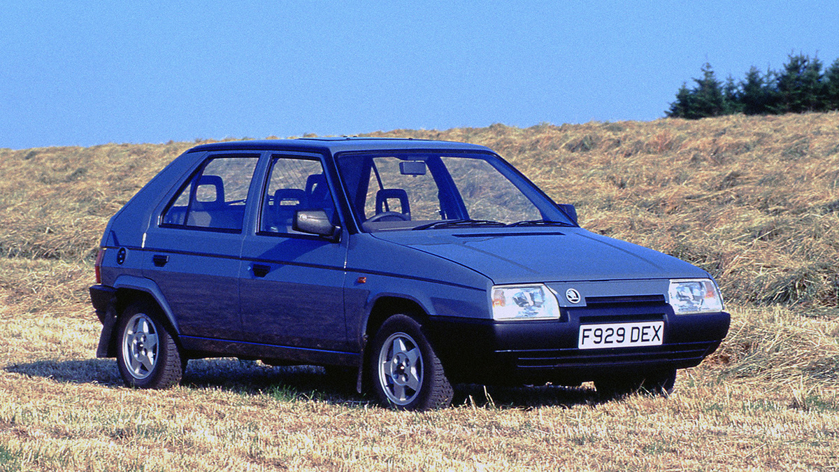 На момент выхода в конце 1980-х Skoda Favorit была весьма современным автомобилем, ничуть не хуже ВАЗ-2108 или VW Golf II