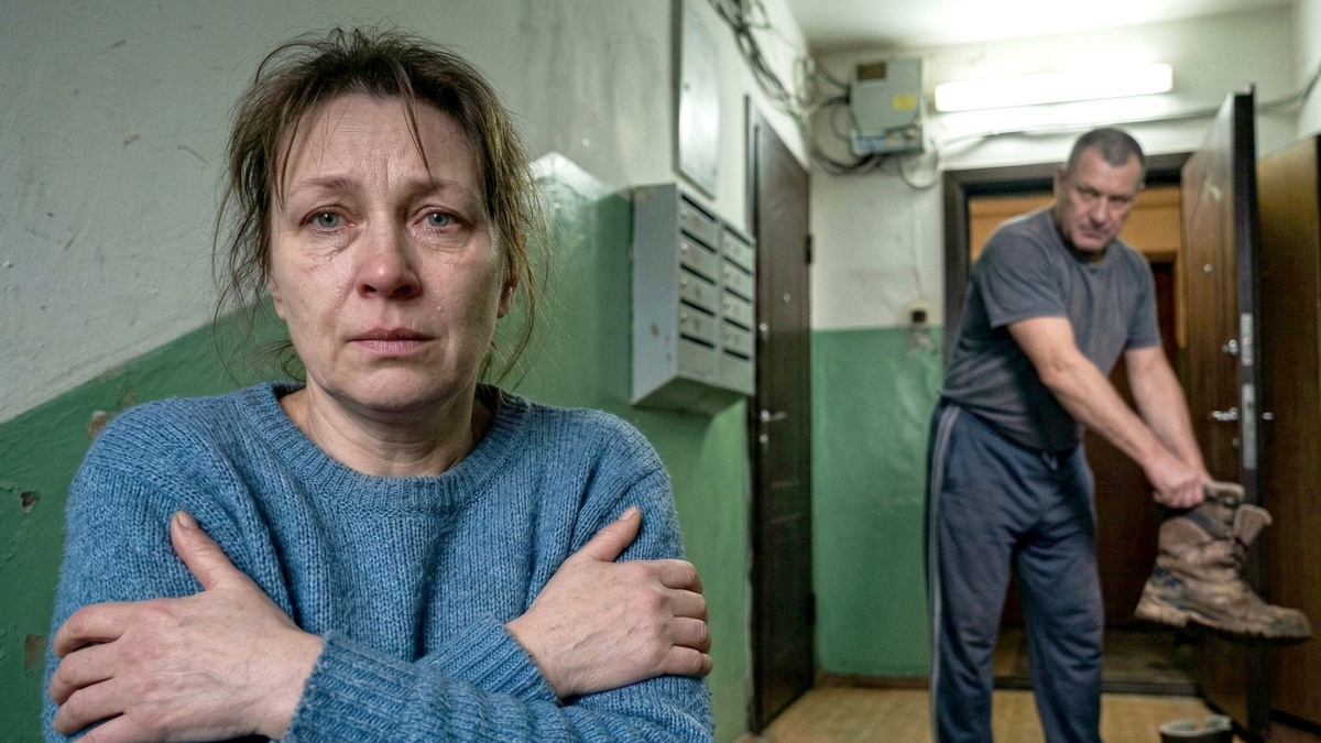 — Ты предала память матери ради этой тётки! — муж выставил мои вещи за дверь