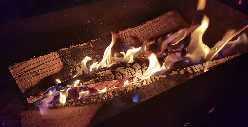 В Красноуральске в пожаре пострадала квартира и соседский балкон на пятом этаже