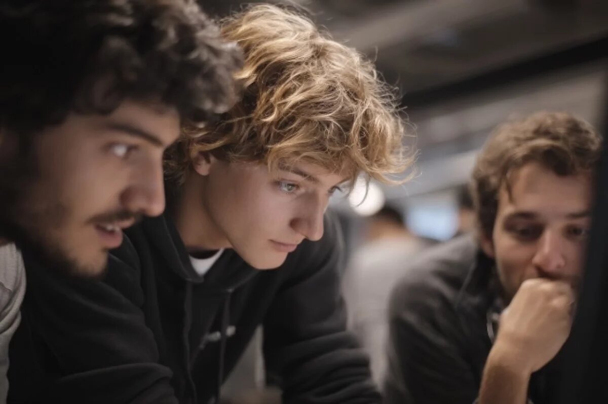    Под 300% годовых.