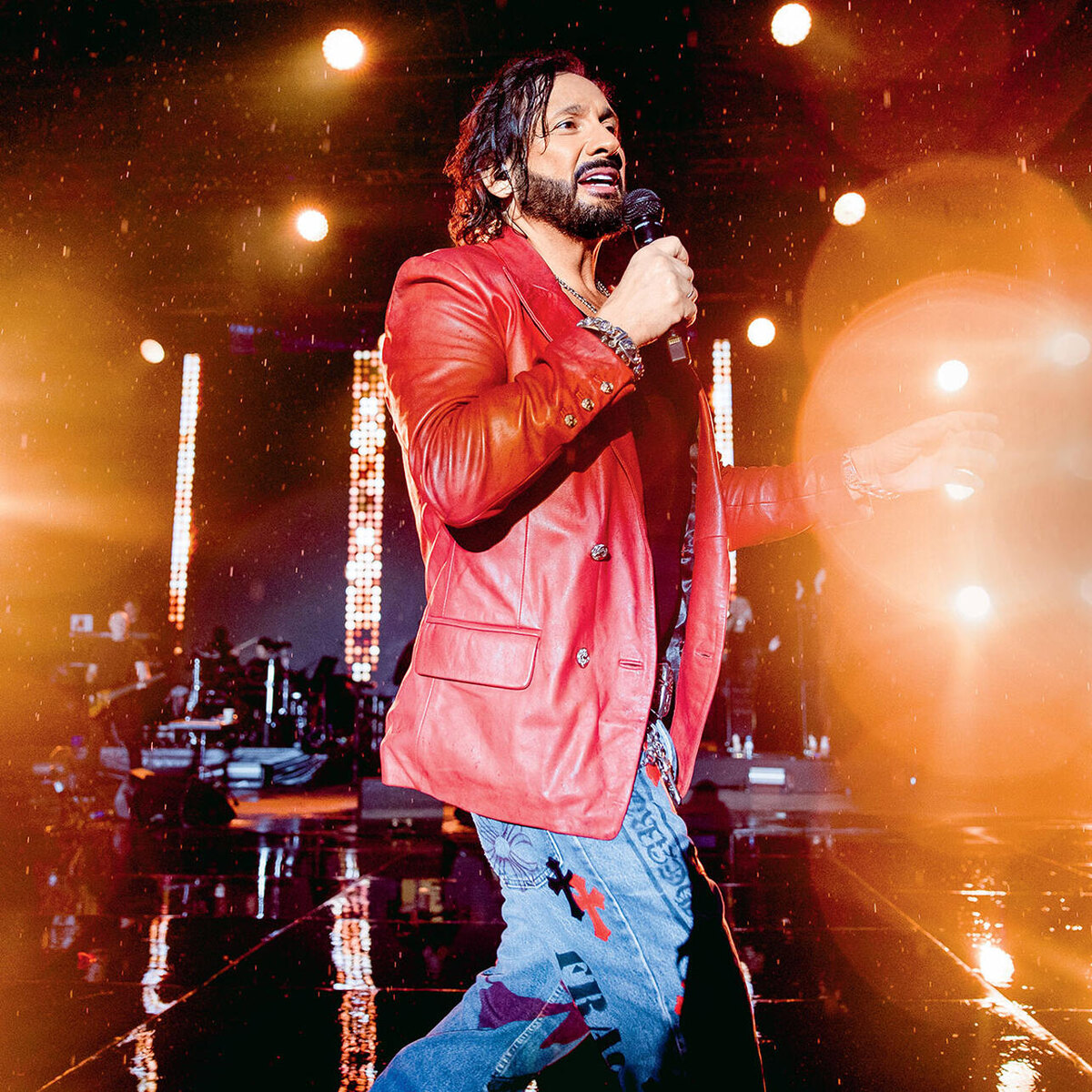    Во время выступления в Зеленом театре ВДНХ. 2025 г. Пресс-служба Стаса Михайлова