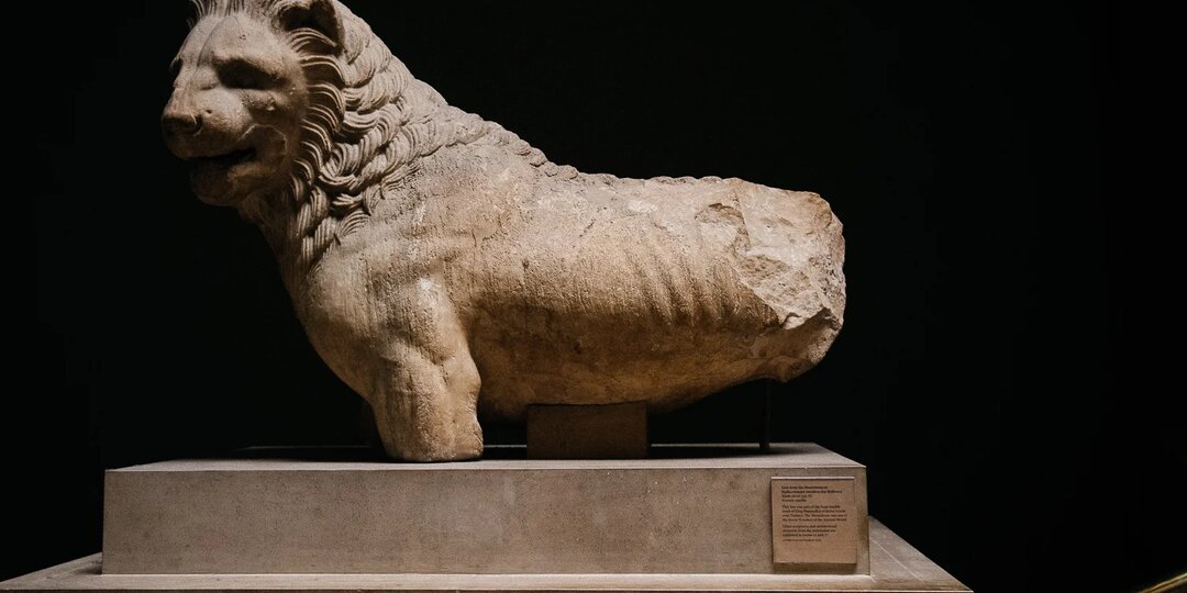 Мраморный лев из Галикарнаса: зачем карийскому правителю понадобилась армия греческих львов