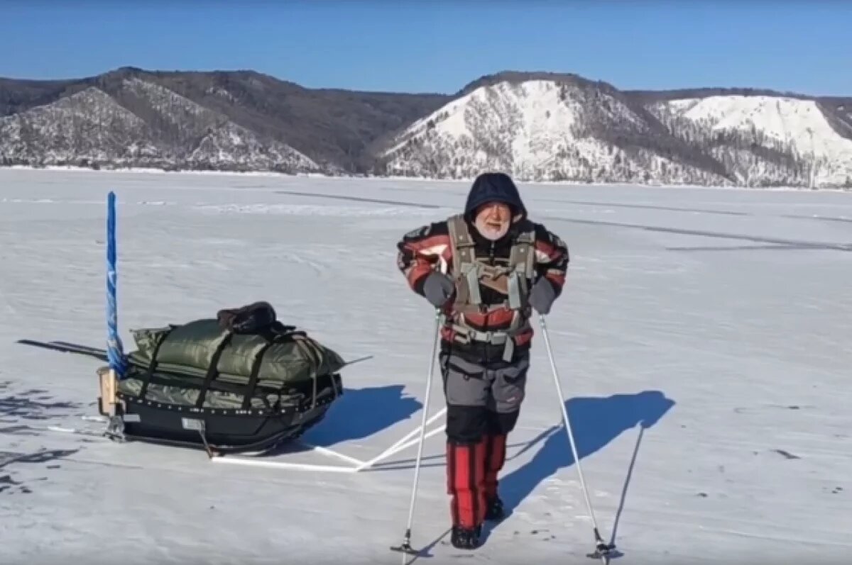    Валерий Петрович идёт вокруг Байкала уже в третий раз.