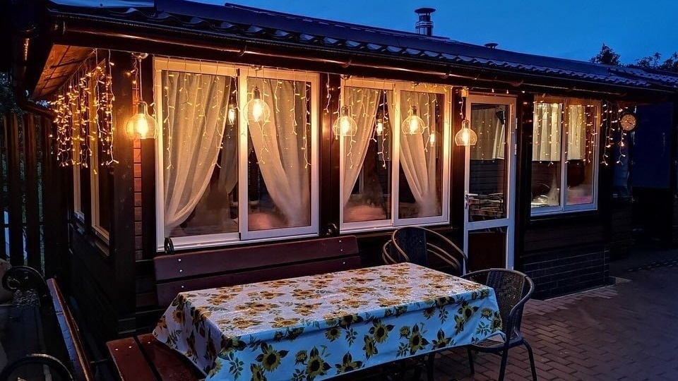 Летняя кухня с помпейской печкой — настоящая мечта гурмана и центр притяжения на участке