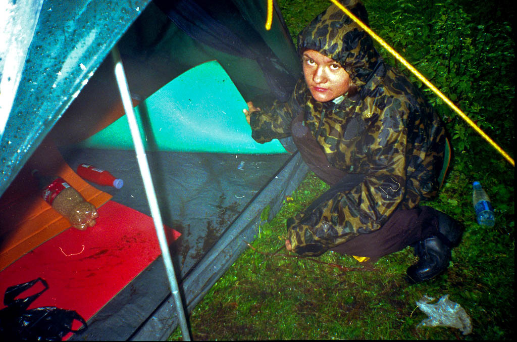 Вторая палатка была однослойной. Ради этого тащился с собой тент, который, как выяснилось, не помогал.