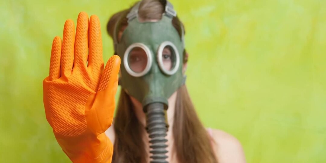 Профессор приравнял удары по нефтехранилищам в Иране к химической войне