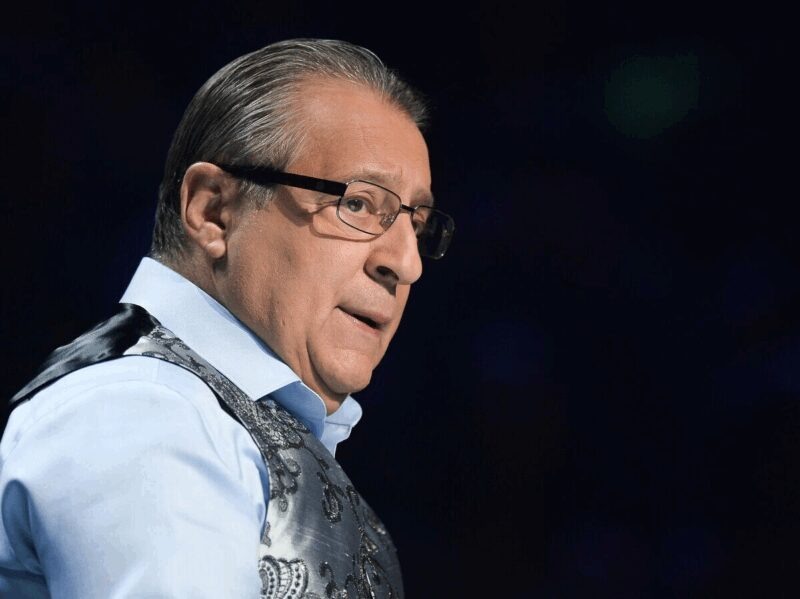    Геннадий Хазанов — народный артист, чье имя знакомо миллионам.