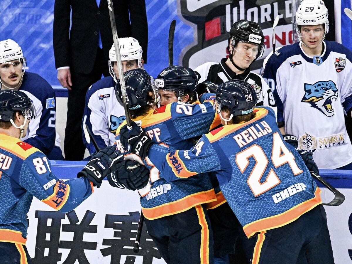    Хоккей. КХЛ. "Шанхайские драконы" (Шанхай) - "Барыс" (Астана) | © РИА Новости / Сергей Бобылев