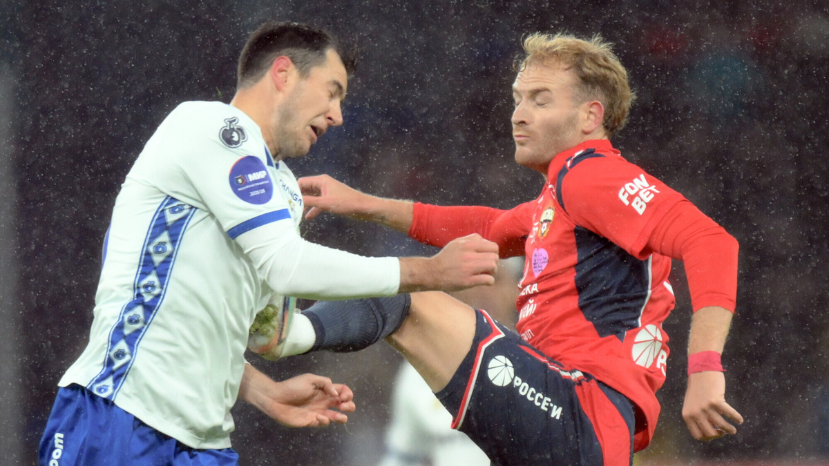 Ключевой момент матча ЦСКА - Динамо: Гонду удаляется за фол на Осипенко