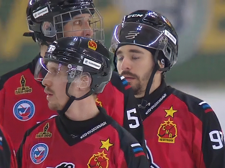     Сто минут на грани срыва: «СКА-Нефтяник» в Хабаровске второй раз в полуфинальной серии одолел «Водник». Фото: скриншот с прямой трансляции ФХМР