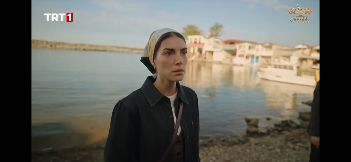 Стоп кадр из сериала «Это море переполнится»