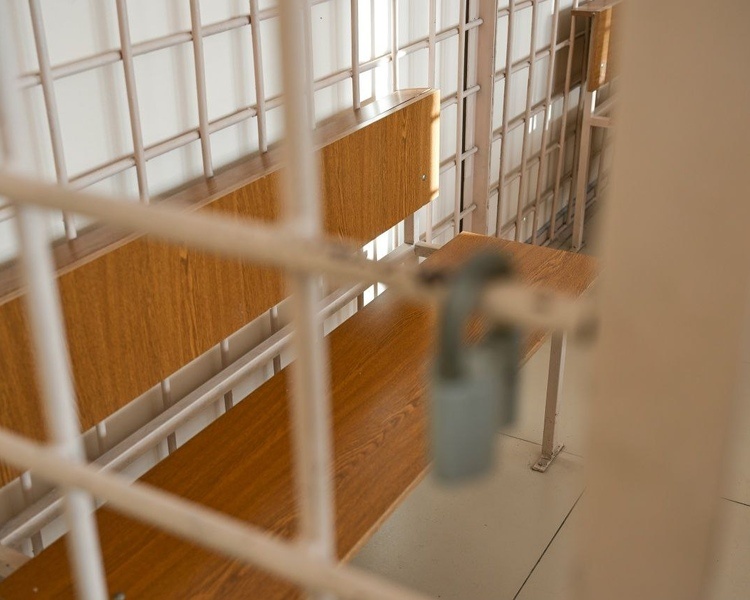     В Курске мужчина получил три года колонии за обман 17 клиентов автосервиса